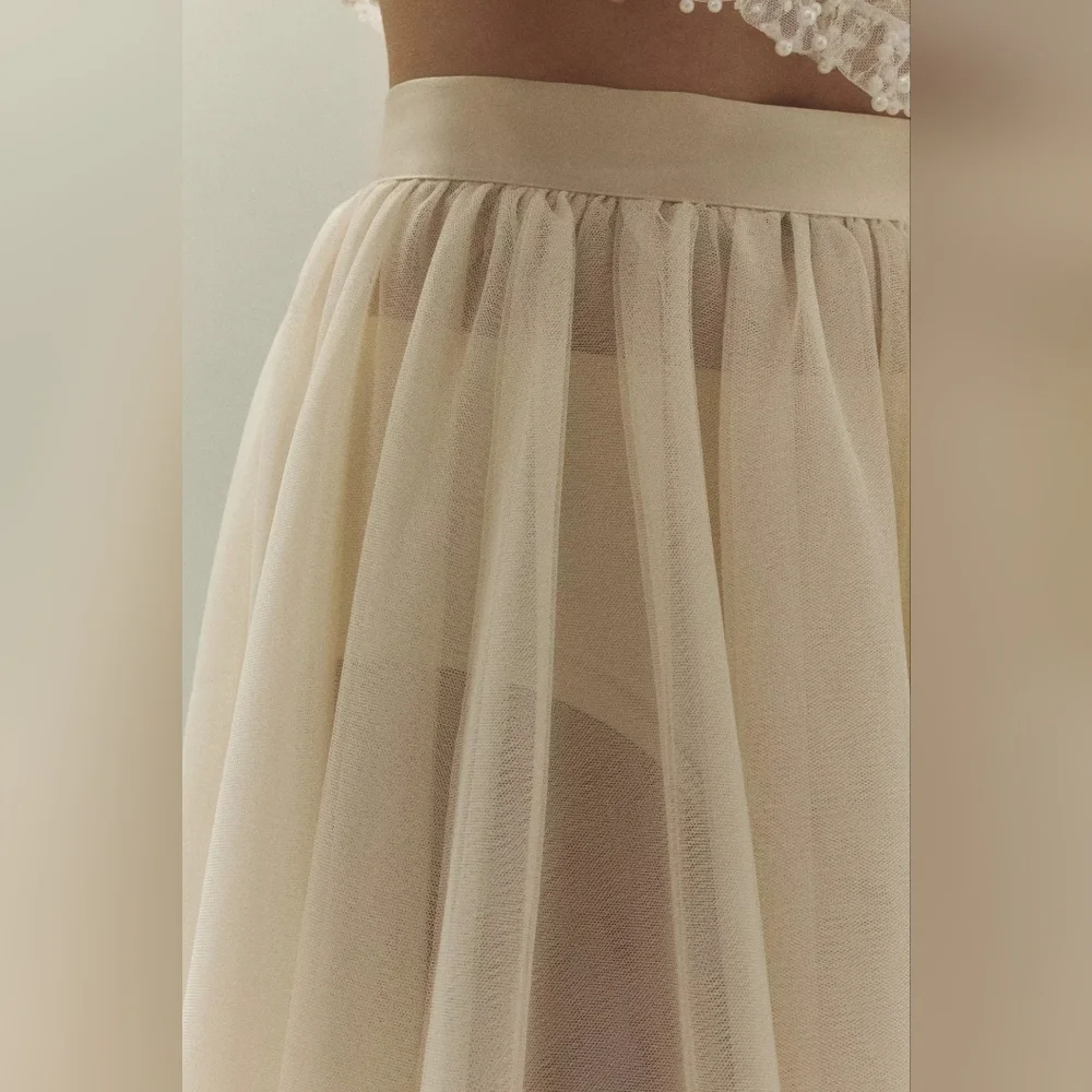 Reformation Prisca Elegant Cream Tulle Skirt Size M - Picture 5 of 17